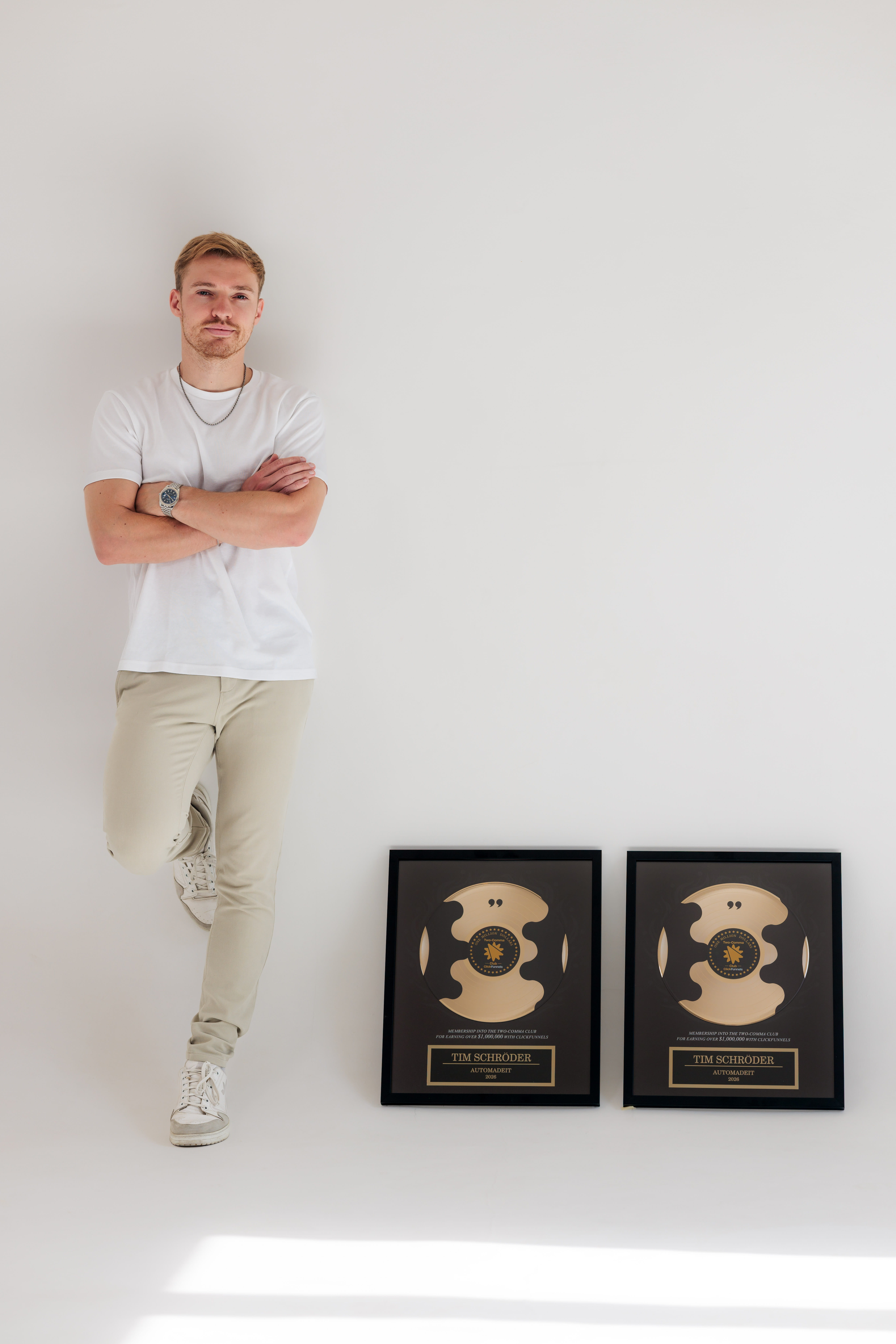 Tim Schröder mit den Two-Comma-Club-Awards – Digital Product Academy